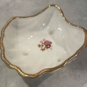 Jubilee bone china footed dish
